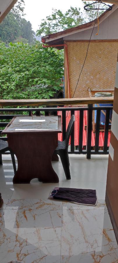 Vali-Joe Travel Lodge El Nido Exterior photo